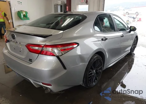 2020 Toyota Camry Se Nightshade Edition Awd z USA, uszkodzony, nr VIN 4T1G11BK2LU018802